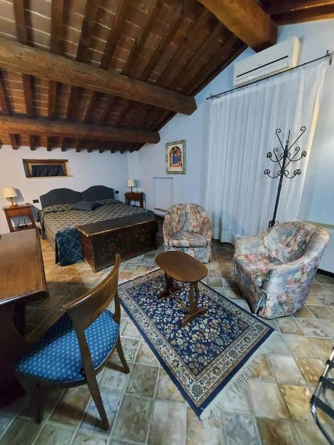Country Hotel Poggiomanente Умбертиде Экстерьер фото