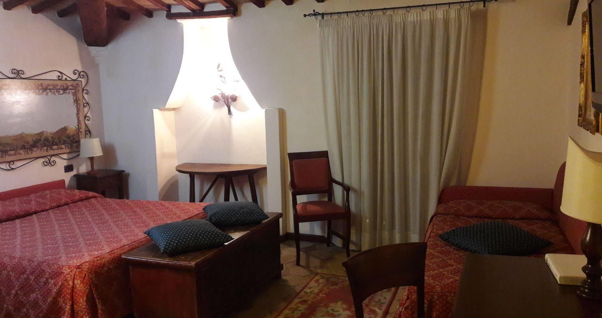 Country Hotel Poggiomanente Умбертиде Экстерьер фото