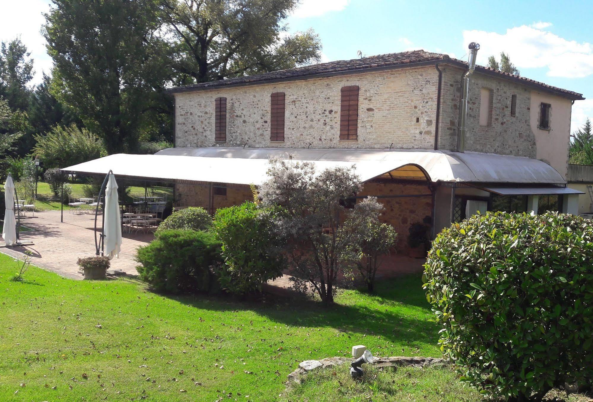 Country Hotel Poggiomanente Умбертиде Экстерьер фото